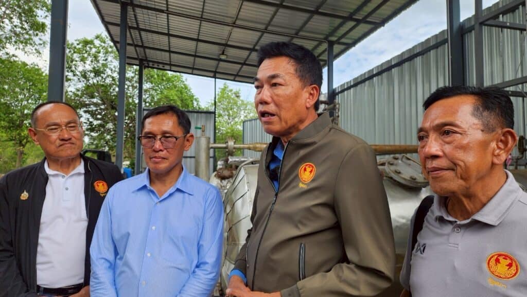 พลิกขยะเป็นน้ำมัน! กมธ.สิ่งแวดล้อม วุฒิสภา เล็งขยายโมเดล “น้ำมันจากขยะพลาสติก” พลิกขยะเป็นน้ำมัน! กมธ.สิ่งแวดล้อม วุฒิสภา เล็งขยายโมเดล “น้ำมันจากขยะพลาสติก”