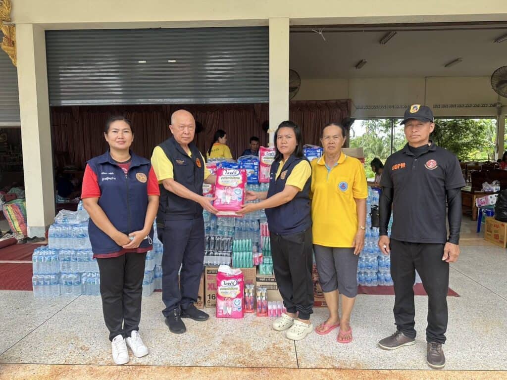 ประธานกมธ.ท่องเที่ยวกีฬา สว.ลงพื้นที่ศูนย์ช่วยเหลือประชาชนในจังหวัดตราด ประธานกมธ.ท่องเที่ยวกีฬา สว.ลงพื้นที่ศูนย์ช่วยเหลือประชาชนในจังหวัดตราด