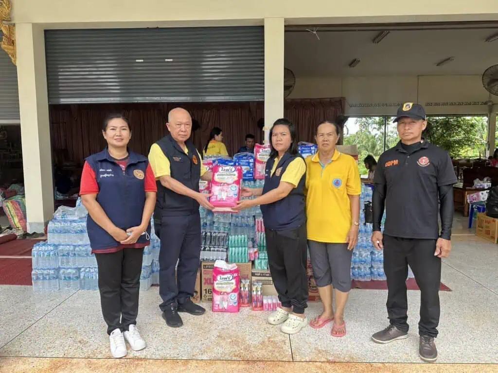 ประธานกมธ.ท่องเที่ยวกีฬา สว.ลงพื้นที่ศูนย์ช่วยเหลือประชาชนในจังหวัดตราด