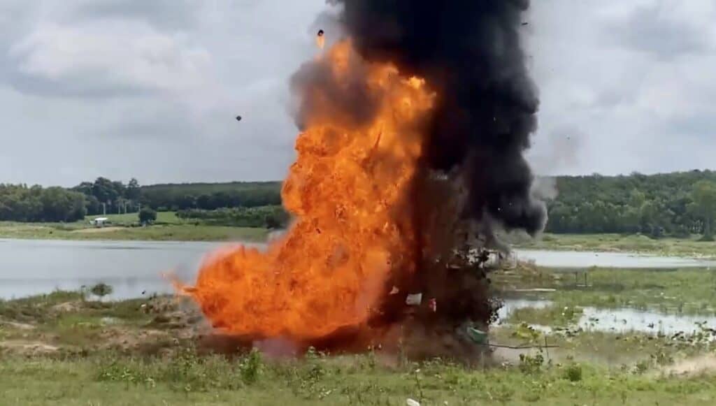 ไทยเรียกร้องกัมพูชาปฏิบัติตามข้อตกลงหยุดยิง กองทัพภาค 2 สร้างความปลอดภัย ทำลายวัตถุระเบิด” ไทยเรียกร้องกัมพูชาปฏิบัติตามข้อตกลงหยุดยิง กองทัพภาค 2 สร้างความปลอดภัย ทำลายวัตถุระเบิด”