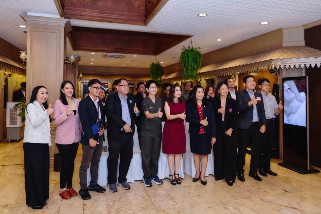 สกสค.กรุงเทพมหานคร จับมือ “แจ่มจันทร์” เสริมทัพสวัสดิการ มอบส่วนลดค่าครองชีพแก่ครูทั่วประเทศ สกสค.กรุงเทพมหานคร จับมือ “แจ่มจันทร์” เสริมทัพสวัสดิการ มอบส่วนลดค่าครองชีพแก่ครูทั่วประเทศ