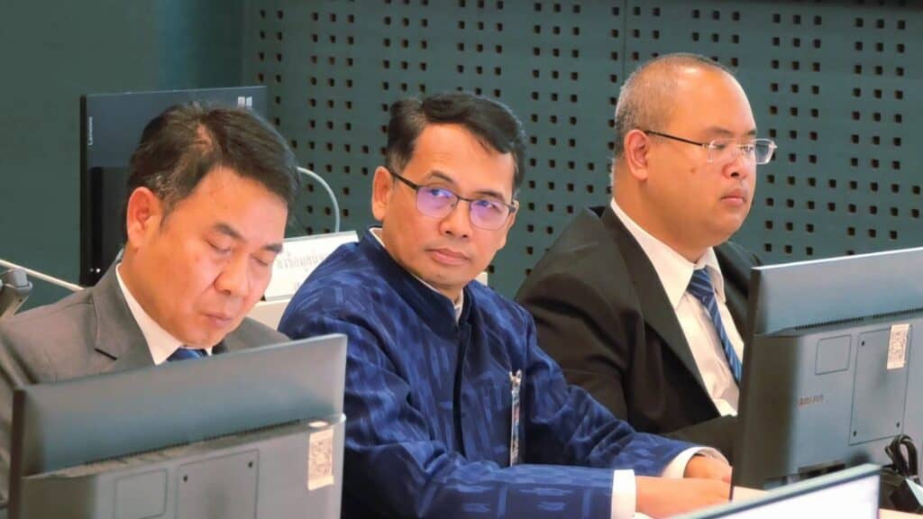 พบพิรุธ จนท.รัฐเกียร์ว่างคดีโรงแป้งมัน "สว.ชีวะภาพ" วอนอย่าเลือกปฎิบัติตรวจสอบอดีตรัฐมนตรีรุกป่าโคราช พบพิรุธ จนท.รัฐเกียร์ว่างคดีโรงแป้งมัน "สว.ชีวะภาพ" วอนอย่าเลือกปฎิบัติตรวจสอบอดีตรัฐมนตรีรุกป่าโคราช