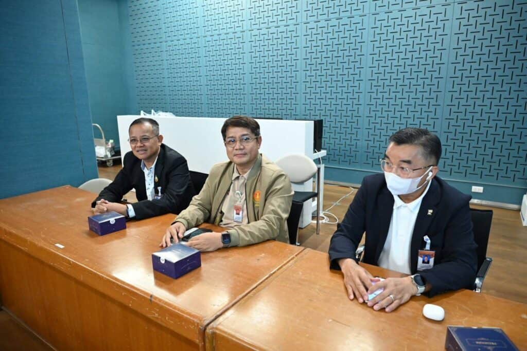 พบพิรุธ จนท.รัฐเกียร์ว่างคดีโรงแป้งมัน "สว.ชีวะภาพ" วอนอย่าเลือกปฎิบัติตรวจสอบอดีตรัฐมนตรีรุกป่าโคราช พบพิรุธ จนท.รัฐเกียร์ว่างคดีโรงแป้งมัน "สว.ชีวะภาพ" วอนอย่าเลือกปฎิบัติตรวจสอบอดีตรัฐมนตรีรุกป่าโคราช