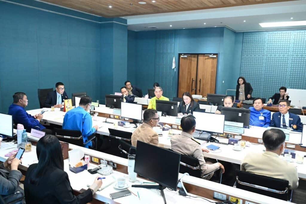 พบพิรุธ จนท.รัฐเกียร์ว่างคดีโรงแป้งมัน "สว.ชีวะภาพ" วอนอย่าเลือกปฎิบัติตรวจสอบอดีตรัฐมนตรีรุกป่าโคราช พบพิรุธ จนท.รัฐเกียร์ว่างคดีโรงแป้งมัน "สว.ชีวะภาพ" วอนอย่าเลือกปฎิบัติตรวจสอบอดีตรัฐมนตรีรุกป่าโคราช