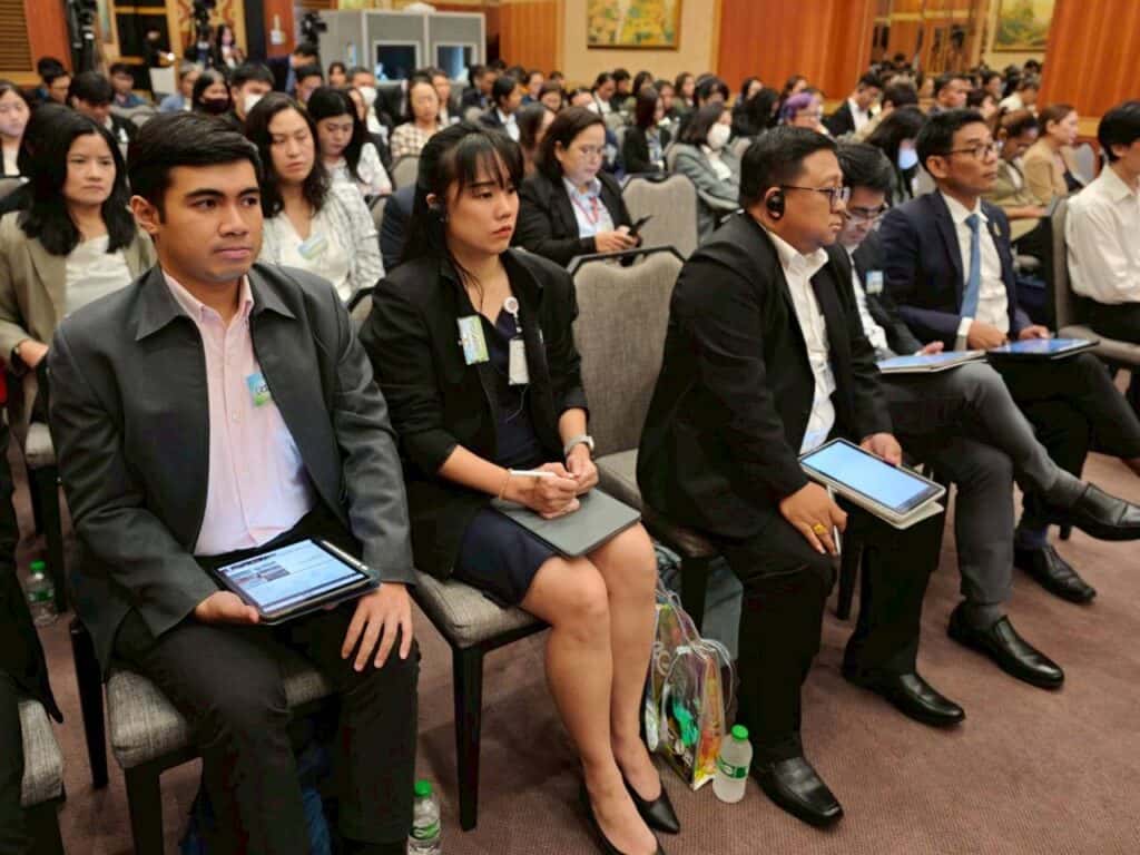 สว.'ชีวะภาพ' ชวนคนไทยสู้โลกร้อน นำร่อง 'ผ้าป่าคาร์บอนเครดิต' ก้าวแรกสู่ความหวังเพื่อโลกที่ยั่งยืน! สว.'ชีวะภาพ' ชวนคนไทยสู้โลกร้อน นำร่อง 'ผ้าป่าคาร์บอนเครดิต' ก้าวแรกสู่ความหวังเพื่อโลกที่ยั่งยืน!