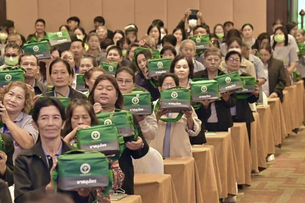 "อนุชา" เปิดตัวกระเป๋ายา "อสม." หมอประจำบ้านยุคใหม่ ตอบโจทย์ชุมชนสุขภาพยั่งยืน "อนุชา" เปิดตัวกระเป๋ายา "อสม." หมอประจำบ้านยุคใหม่ ตอบโจทย์ชุมชนสุขภาพยั่งยืน