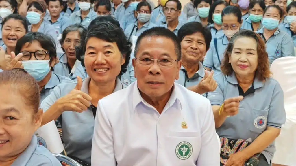 "อนุชา" ติดปีก "อสม." ใช้โมเดล 3 หมอ สยบยาเสพติดในชุมชน