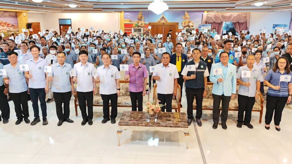 "อนุชา" ติดปีก "อสม." ใช้โมเดล 3 หมอ สยบยาเสพติดในชุมชน "อนุชา" ติดปีก "อสม." ใช้โมเดล 3 หมอ สยบยาเสพติดในชุมชน