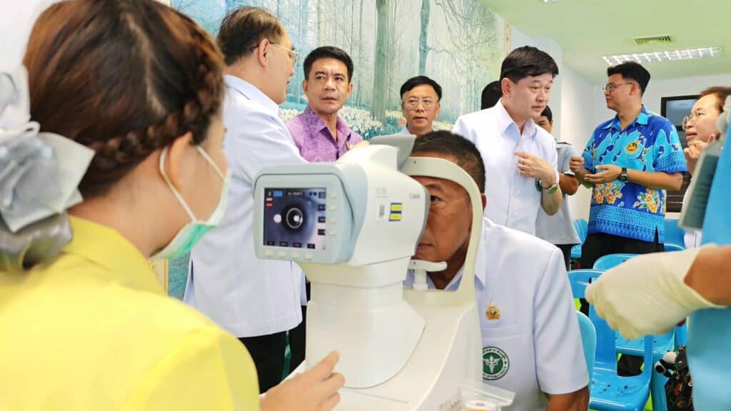 "อนุชา" ติดปีก "อสม." ใช้โมเดล 3 หมอ สยบยาเสพติดในชุมชน "อนุชา" ติดปีก "อสม." ใช้โมเดล 3 หมอ สยบยาเสพติดในชุมชน