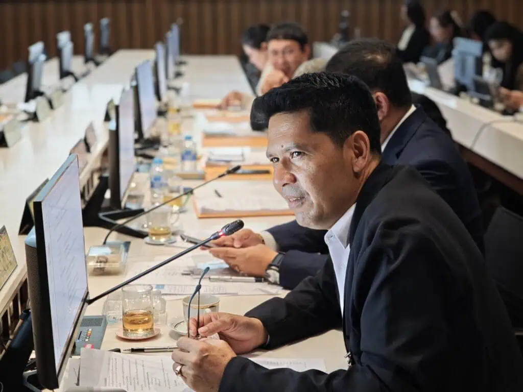 สว.เสนอตั้งกองทุนพิเศษแก้ปัญหางบซีเกมส์ กำชับแต่งสนามแข่งเสร็จก่อน 1 เดือน สว.เสนอตั้งกองทุนพิเศษแก้ปัญหางบซีเกมส์ กำชับแต่งสนามแข่งเสร็จก่อน 1 เดือน