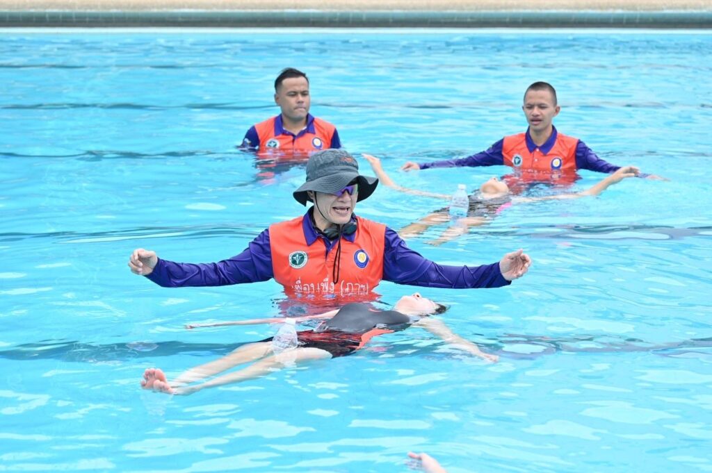 มูลนิธิอาสาเพื่อนพึ่ง (ภาฯ) ยามยาก สภากาชาดไทย ร่วมกับกระทรวงสาธารณสุข เขตสุขภาพที่ 5 จัดโครงการพัฒนาศักยภาพเครือข่ายการเฝ้าระวังและการป้องกันอุบัติภัยทางน้ำ