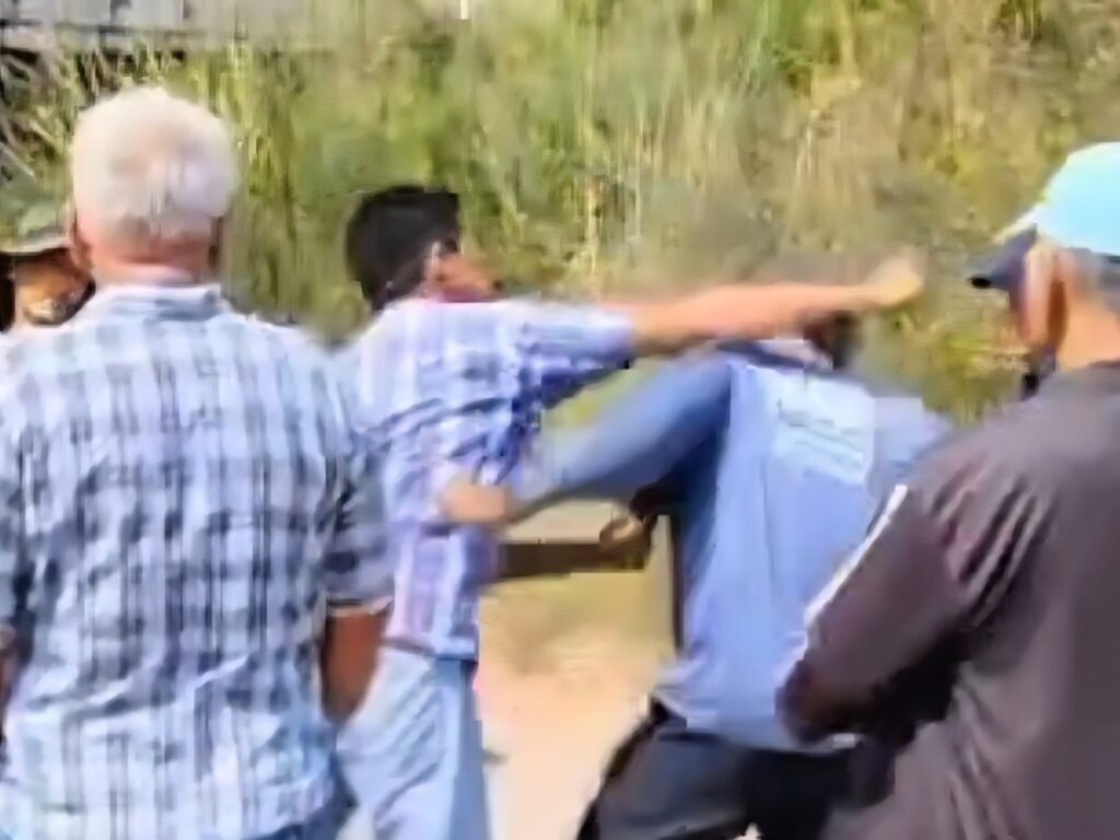 ประธานสภาอบต.วางมวยผู้ใหญ่บ้าน-เจ้าหน้าที่ดิน จ.ปราจีนบุรี ฉุน ถูกร้องรุกที่สาธารณะ ผวจ.ปราจีนบุรี สั่งตั้งสอบด่วน