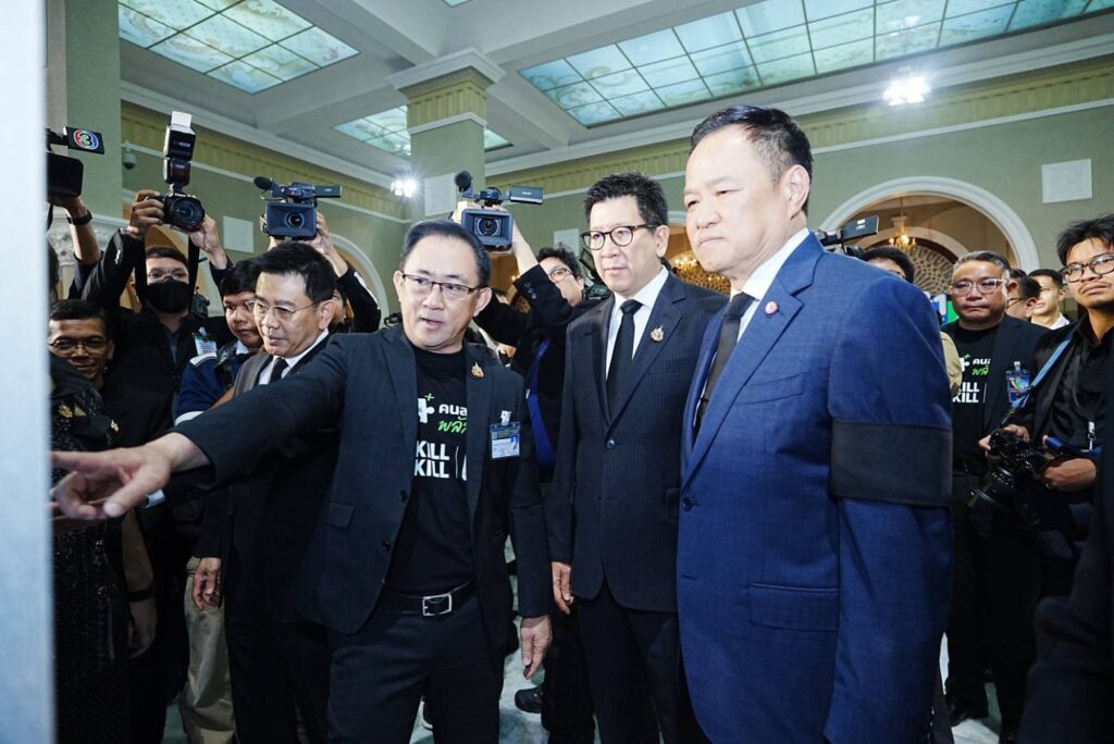 กรมพัฒนาธุรกิจการค้า เตรียม 5 หลักสูตรโครงการ Upskill-Reskill ร้านค้าคนละครึ่งพลัส  พัฒนาทักษะค้าขายอบรม 19 พ.ย. - 19 ธ.ค. เรียนจบรับเงินเพิ่มสูงสุด 2,000 บาท จำกัดสิทธิแค่ 400,000 ร้านค้า เท่านั้น