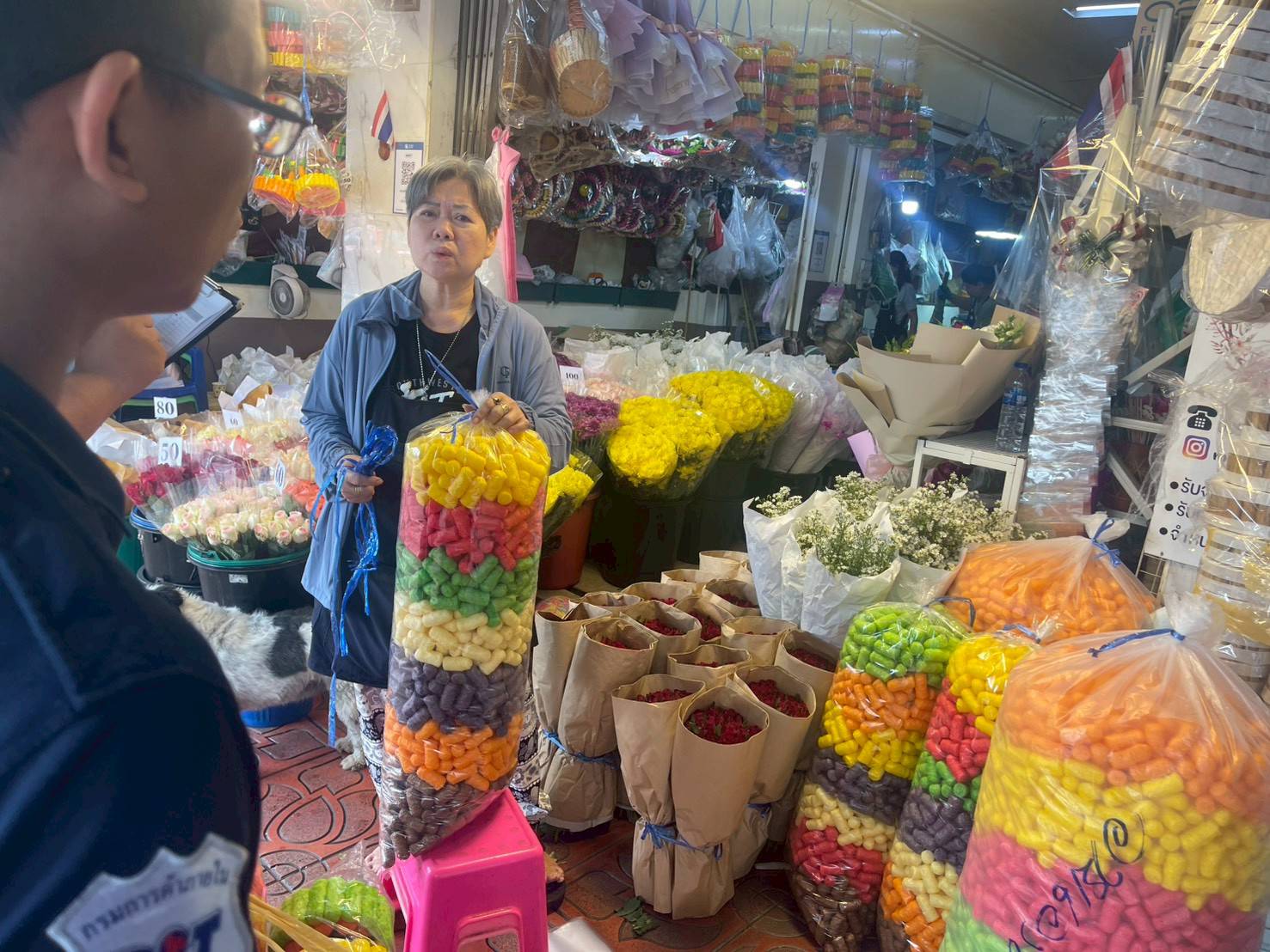 กรมการค้าภายใน ลงพื้นที่ตรวจสอบราคาสินค้าช่วงเทศกาลลอยกระทง  พบราคาวัตถุดิบยังคงปกติ