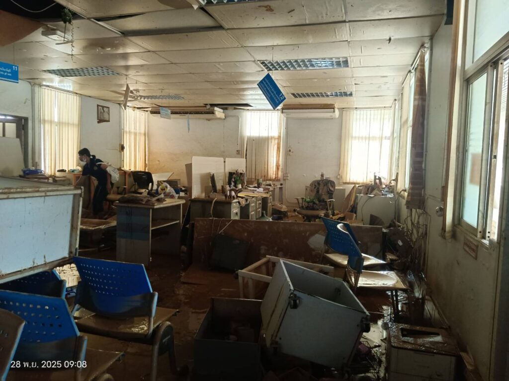 กรมทรัพย์สินทางปัญญา เร่งสำรวจผลกระทบที่เกิดขึ้นกับเกษตรกรและผู้ประกอบการ GI ใน 11 จังหวัดพร้อมเปิดมาตรการช่วยเหลือดูแลหลังน้ำลด มุ่งบรรเทาภาระด้านการเงิน กระตุ้นตลาด ฟื้นฟูแหล่งผลิตสินค้า หวังคืนชีพเศรษฐกิจชุมชน GI ให้สามารถกลับมาเดินหน้าได้อย่างมั่นคงโดยเร็ว