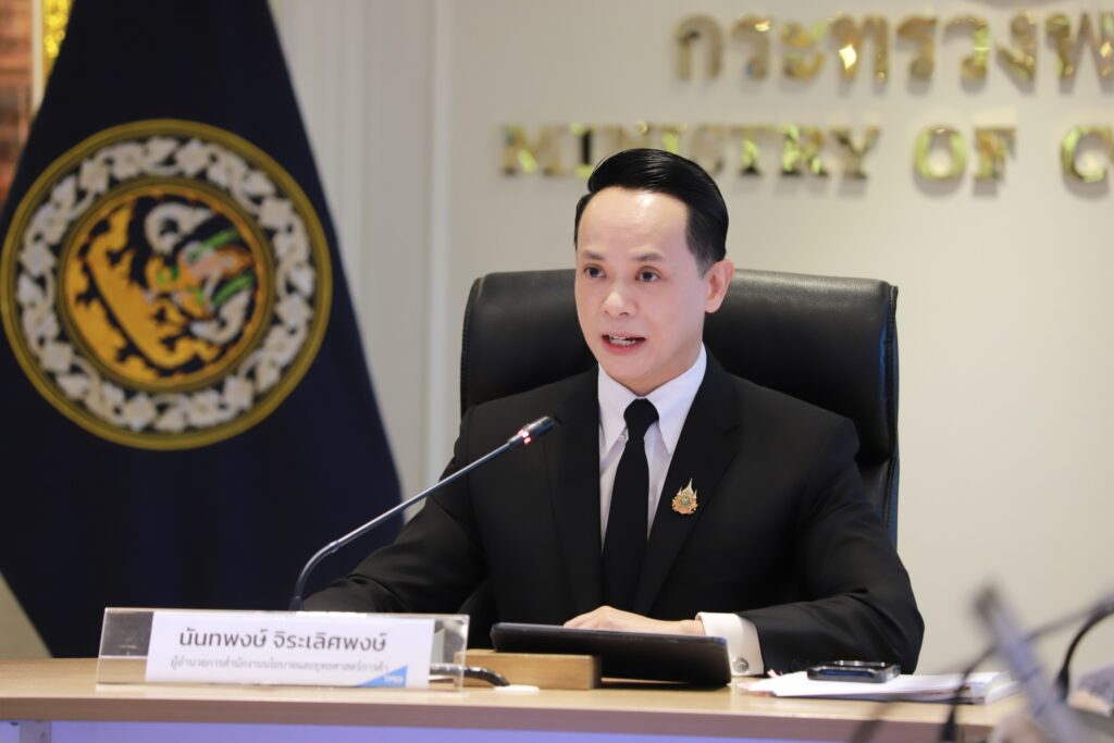 ส่งออกไทยไทยแผ่ว เดือนต.ค. ขยายตัว 5.7% แต่มั่นใจทั้งปีโตแตะ10- 11% ส่งออกไทยไทยแผ่ว เดือนต.ค. ขยายตัว 5.7% แต่มั่นใจทั้งปีโตแตะ10- 11%