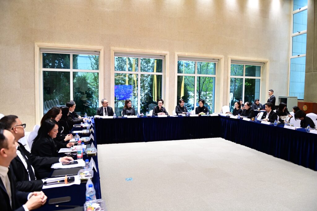 ศุภจี”สั่งทูตพาณิชย์จีน 9 แห่ง ถอดรหัสแผนพัฒนา 5 ปีจีน หาช่องเจาะตลาดสินค้าไทยทำ พร้อมทำ Joint Venture ร่วมผลิตสินค้า ศุภจี”สั่งทูตพาณิชย์จีน 9 แห่ง ถอดรหัสแผนพัฒนา 5 ปีจีน หาช่องเจาะตลาดสินค้าไทยทำ พร้อมทำ Joint Venture ร่วมผลิตสินค้า