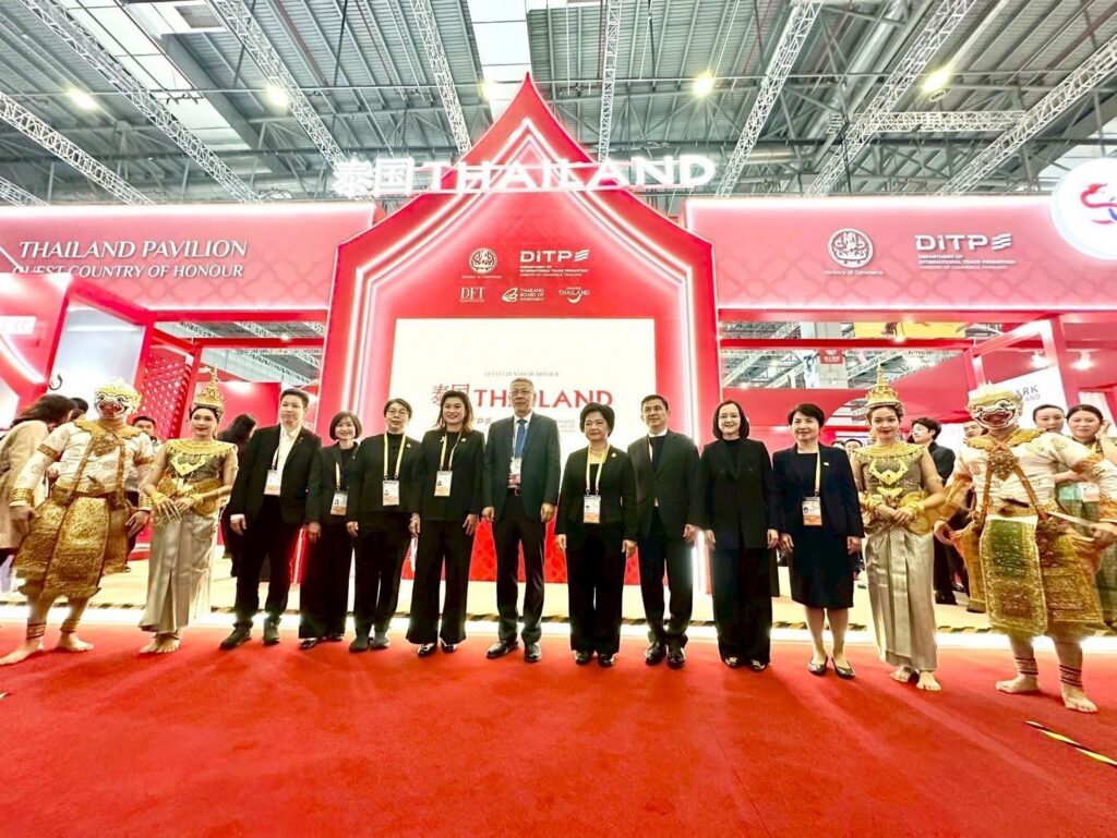 กรมการค้าต่างประเทศ เผย ข้าวไทยสุดฮิต...โดนใจชาวจีนแห่ตบเท้าเข้าชื่นชมในงาน CIIE นครเซี่ยงไฮ้ กรมการค้าต่างประเทศ เผย ข้าวไทยสุดฮิต...โดนใจชาวจีนแห่ตบเท้าเข้าชื่นชมในงาน CIIE นครเซี่ยงไฮ้