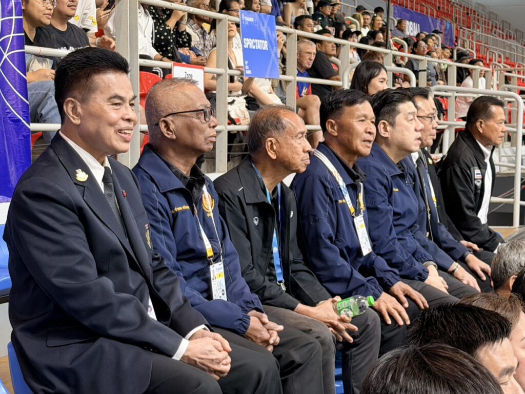 กมธ.กีฬา วุฒิสภา บุกชลบุรี หนุนโมเดลเรียนเด่นเล่นกีฬาดี กมธ.กีฬา วุฒิสภา บุกชลบุรี หนุนโมเดลเรียนเด่นเล่นกีฬาดี