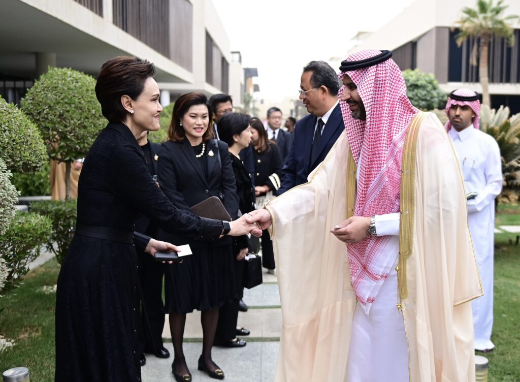 ”ศุภจี“ ถก “รมว.พาณิชย์ ซาอุฯ” จับมือป็นหุ้นส่วนทางยุทธศาสตร์ ตั้งเป้าประตูการค้า สู่ตะวันออกกลาง ”ศุภจี“ ถก “รมว.พาณิชย์ ซาอุฯ” จับมือป็นหุ้นส่วนทางยุทธศาสตร์ ตั้งเป้าประตูการค้า สู่ตะวันออกกลาง