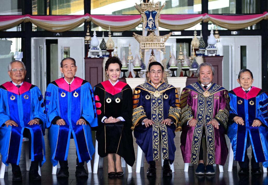 “ศุภจี สุธรรมพันธุ์” รมว.พาณิชย์ รับปริญญาดุษฎีบัณฑิตกิตติมศักดิ์ ม.รังสิต มอบต้นแบบบุคคล 3 ประเภท แก่บัณฑิตรุ่นใหม่ ให้เป็นพลังที่งดงามของสังคม