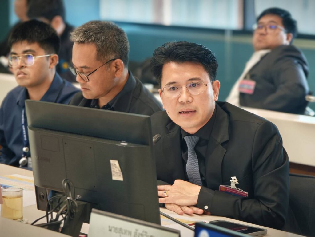 สว. ผ่าทางตันน้ำท่วมภาคกลาง! บี้งบด่วนลอก "ท่าจีน" ชู 9 แผนเชิงรุกทำชาวบ้านยิ้มได้! สว. ผ่าทางตันน้ำท่วมภาคกลาง! บี้งบด่วนลอก "ท่าจีน" ชู 9 แผนเชิงรุกทำชาวบ้านยิ้มได้!