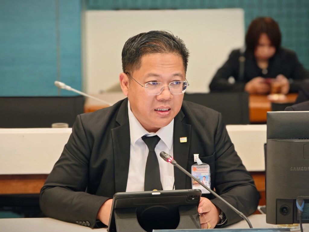 สว. ผ่าทางตันน้ำท่วมภาคกลาง! บี้งบด่วนลอก "ท่าจีน" ชู 9 แผนเชิงรุกทำชาวบ้านยิ้มได้! สว. ผ่าทางตันน้ำท่วมภาคกลาง! บี้งบด่วนลอก "ท่าจีน" ชู 9 แผนเชิงรุกทำชาวบ้านยิ้มได้!