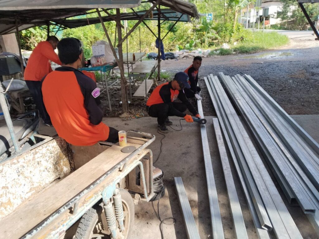 ธารน้ำใจสู่แดนด้ามขวาน! ‘เพื่อนพึ่ง (ภาฯ)’ ผนึก ‘เต็ดตรา แพ้ค’ ส่งหลังคา Green Roof กู้ซากบ้านผู้ประสบภัยสงขลา มูลค่าเฉียด 9 แสน! ธารน้ำใจสู่แดนด้ามขวาน! ‘เพื่อนพึ่ง (ภาฯ)’ ผนึก ‘เต็ดตรา แพ้ค’ ส่งหลังคา Green Roof กู้ซากบ้านผู้ประสบภัยสงขลา มูลค่าเฉียด 9 แสน!