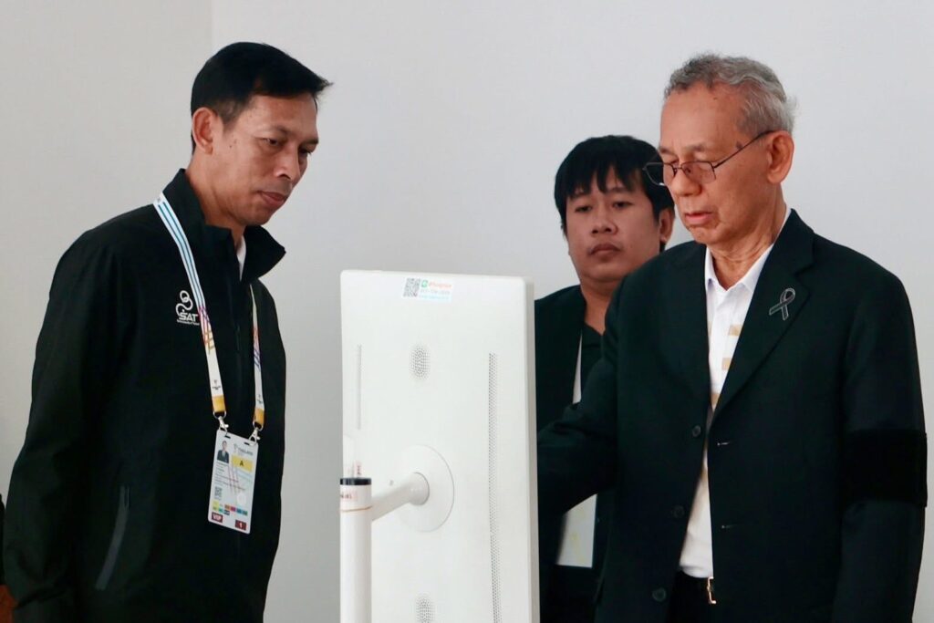 พ่อเมืองโคราชและ“รองต่อ”ปรีชา ลาลุน ร่วมเปิดนิทรรศการ Green Pavilion พ่อเมืองโคราชและ“รองต่อ”ปรีชา ลาลุน ร่วมเปิดนิทรรศการ Green Pavilion