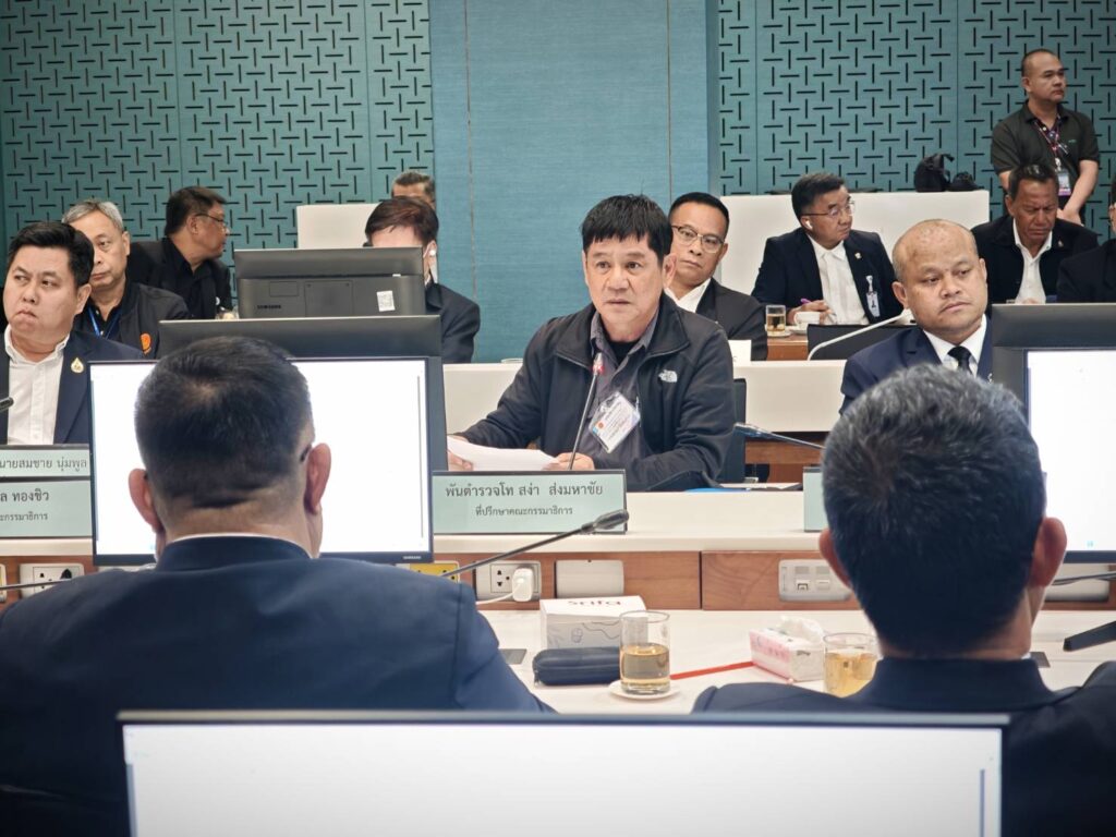 กมธ.สิ่งแวดล้อม วุฒิสภา สอบงบกองทุนสิ่งแวดล้อม 2.2 พันล้าน ผงะ TOR ส่อมั่ว-ไม่ตรงสเปก ลั่นต้องโปร่งใส กมธ.สิ่งแวดล้อม วุฒิสภา สอบงบกองทุนสิ่งแวดล้อม 2.2 พันล้าน ผงะ TOR ส่อมั่ว-ไม่ตรงสเปก ลั่นต้องโปร่งใส