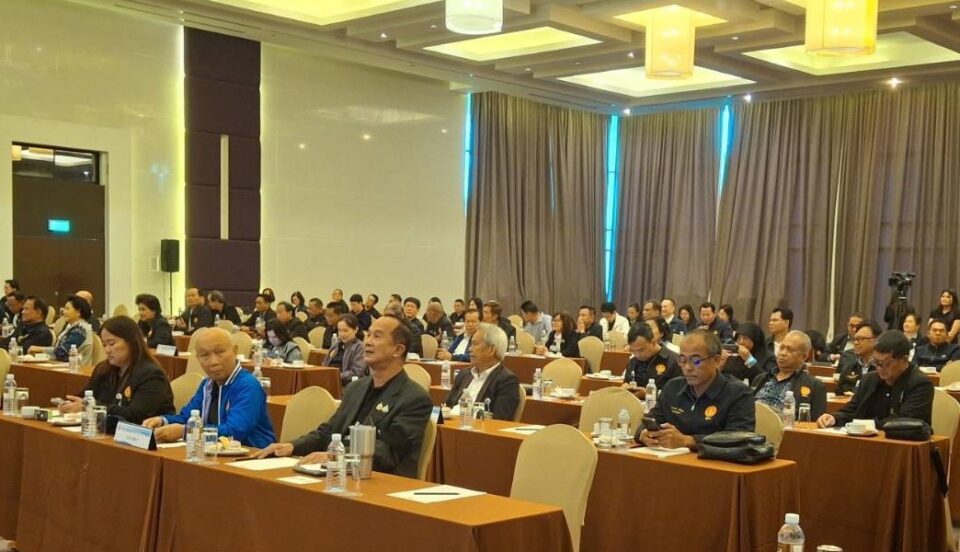 “บิ้กเกรียง" ติวเข้มสมาชิกวุฒิสภา ย้ำบทบาทกรรมาธิการต้องโปร่งใส ยึดมั่นจริยธรรม “บิ้กเกรียง" ติวเข้มสมาชิกวุฒิสภา ย้ำบทบาทกรรมาธิการต้องโปร่งใส ยึดมั่นจริยธรรม