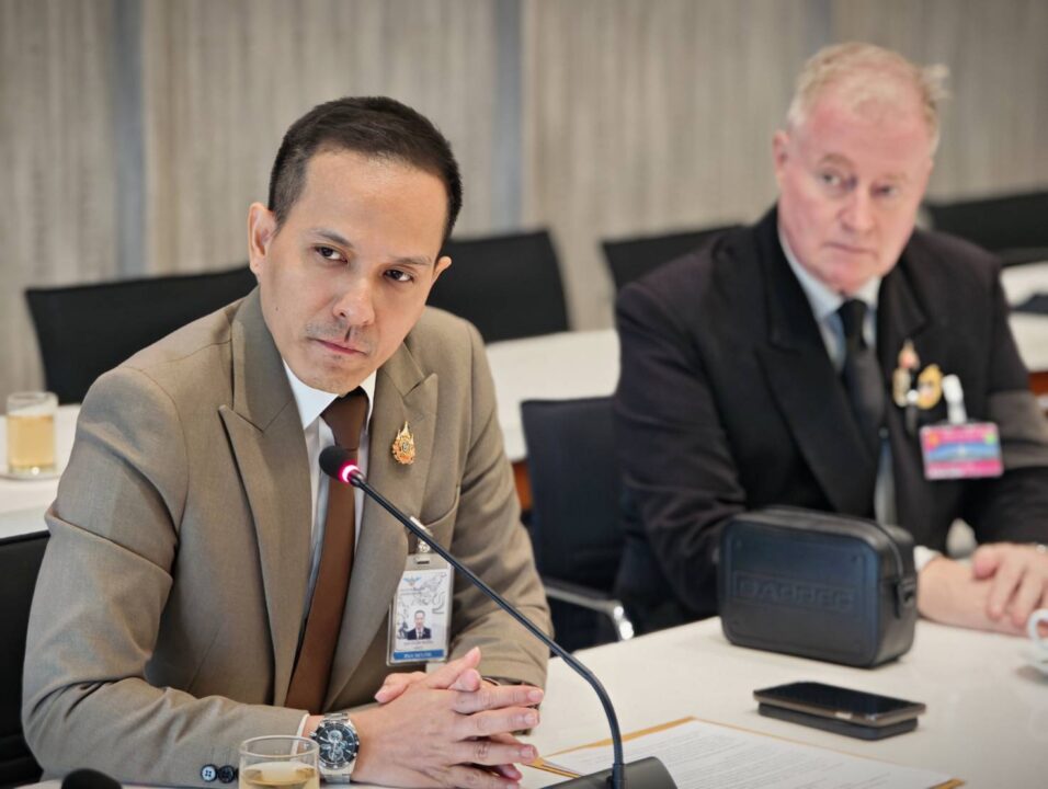 วุฒิสภา รับลูก วอชด็อกฯ ปลุกกระแส "สีดอหูพับ" สังคายนาเคลื่อนย้ายช้าง ล้างบางมาเฟียฮุบป่า! วุฒิสภา รับลูก วอชด็อกฯ ปลุกกระแส "สีดอหูพับ" สังคายนาเคลื่อนย้ายช้าง ล้างบางมาเฟียฮุบป่า!