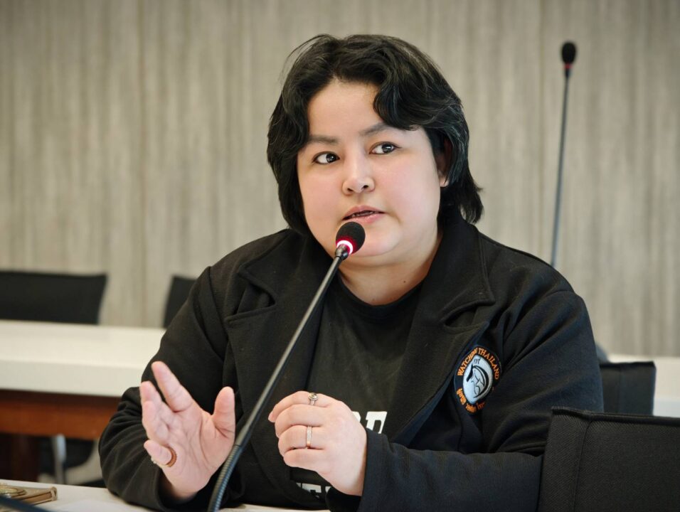 วุฒิสภา รับลูก วอชด็อกฯ ปลุกกระแส "สีดอหูพับ" สังคายนาเคลื่อนย้ายช้าง ล้างบางมาเฟียฮุบป่า! วุฒิสภา รับลูก วอชด็อกฯ ปลุกกระแส "สีดอหูพับ" สังคายนาเคลื่อนย้ายช้าง ล้างบางมาเฟียฮุบป่า!