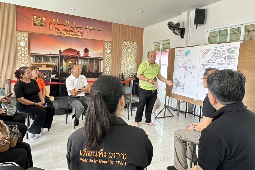 ผู้บริหารมูลนิธิ เพื่อนพึ่งภาฯเข้าเยี่ยมช่วยเตรียมพื้นที่ชายขอบหาดใหญ่ จุดปะทะของน้ำแรกเช้า2คลองหลัก ผู้บริหารมูลนิธิ เพื่อนพึ่งภาฯเข้าเยี่ยมช่วยเตรียมพื้นที่ชายขอบหาดใหญ่ จุดปะทะของน้ำแรกเช้า2คลองหลัก