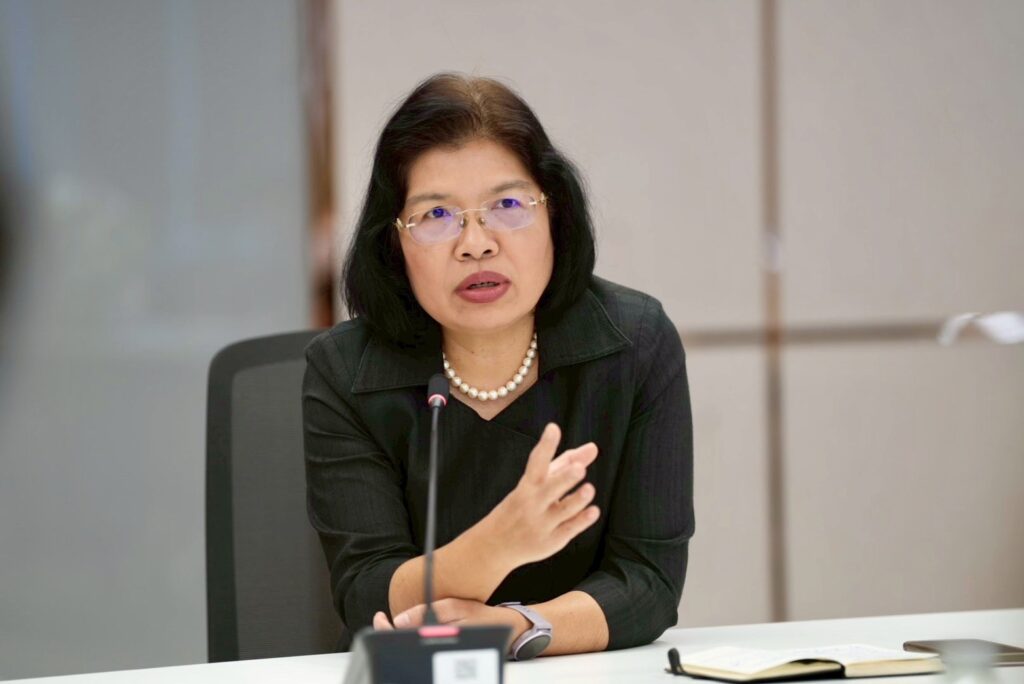 กรมทรัพย์สินทางปัญญา จับมือ ปอศ. กวาดล้างสินค้าละเมิดทรัพย์สินทางปัญญาปูพรมตรวจห้างดังใน กทม. คู่ขนานกับตลาดในภาคเหนือ - ตะวันออกครึ่งเดือนแรกปีนี้ ยึดของกลางกว่าหมื่นชิ้น มูลค่า 14.9 ลบ. กรมทรัพย์สินทางปัญญา จับมือ ปอศ. กวาดล้างสินค้าละเมิดทรัพย์สินทางปัญญาปูพรมตรวจห้างดังใน กทม. คู่ขนานกับตลาดในภาคเหนือ - ตะวันออกครึ่งเดือนแรกปีนี้ ยึดของกลางกว่าหมื่นชิ้น มูลค่า 14.9 ลบ.