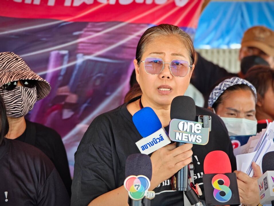 “ชาวตลาดริมน้ำพยุหะฯ นครสวรรค์” รวมตัวฮึ่มเทศบาล ลั่นกลั่นแกล้งรื้อบ้าน-ปรับนับล้าน “ชาวตลาดริมน้ำพยุหะฯ นครสวรรค์” รวมตัวฮึ่มเทศบาล ลั่นกลั่นแกล้งรื้อบ้าน-ปรับนับล้าน