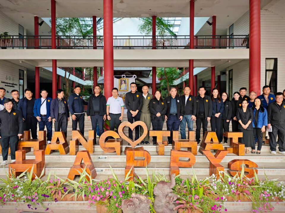 "สว.ชีวะภาพ" แอ่วลำปาง! ชูคชบาลโมเดล 97 ไร่ ผุด "บัฟเฟอร์โซน" แหล่งอาหารช้างป่าบนที่ดินของรัฐ "สว.ชีวะภาพ" แอ่วลำปาง! ชูคชบาลโมเดล 97 ไร่ ผุด "บัฟเฟอร์โซน" แหล่งอาหารช้างป่าบนที่ดินของรัฐ