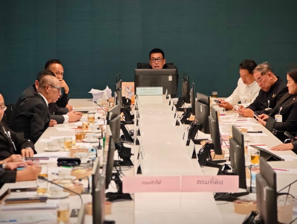 'สว.ชีวะภาพ' หวังพึ่งศาลปกครองเบรกนายทุนฮุบป่าระนอง 2 พันไร่ ฉะแก๊งตัดไม้เหิมทำ 'ป่าแหว่ง' สูญกว่าพันล้าน! 'สว.ชีวะภาพ' หวังพึ่งศาลปกครองเบรกนายทุนฮุบป่าระนอง 2 พันไร่ ฉะแก๊งตัดไม้เหิมทำ 'ป่าแหว่ง' สูญกว่าพันล้าน!