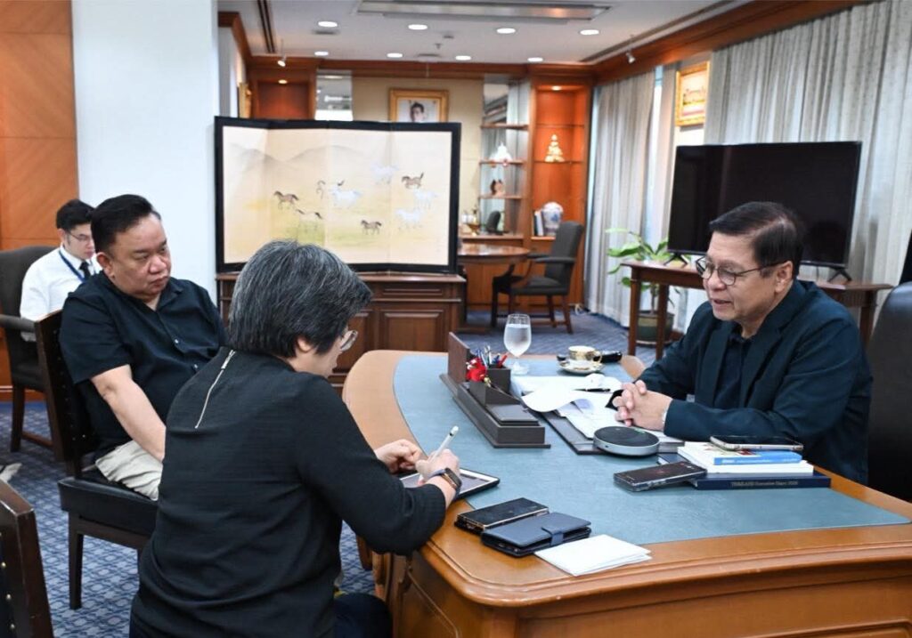 “สีหศักดิ์”สายตรงรมว.ต่างประเทศอิหร่านช่วย 3 ลูกเรือไทย ติดค้างบนเรือ “มยุรีนารี” และให้เรือพาณิชย์ไทยเดินเรือผ่านช่องแคบฮอร์มุซ “สีหศักดิ์”สายตรงรมว.ต่างประเทศอิหร่านช่วย 3 ลูกเรือไทย ติดค้างบนเรือ “มยุรีนารี” และให้เรือพาณิชย์ไทยเดินเรือผ่านช่องแคบฮอร์มุซ