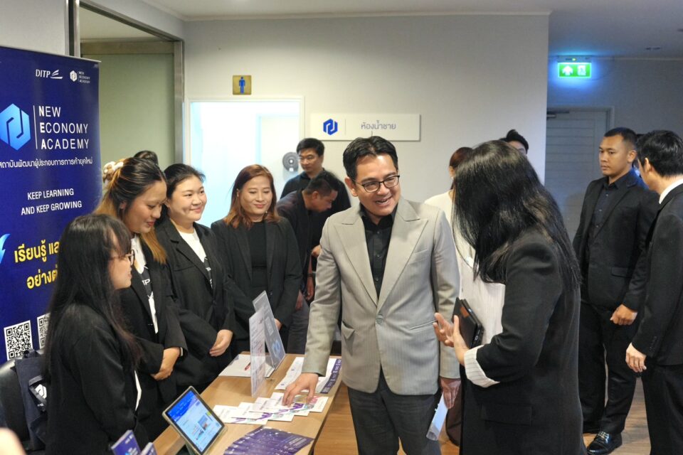 ปั้นแบรนด์ไทย ไปไกลระดับโลก! ด้วยทักษะการนำเสนอแนวคิดธุรกิจอย่างมืออาชีพ ปั้นแบรนด์ไทย ไปไกลระดับโลก! ด้วยทักษะการนำเสนอแนวคิดธุรกิจอย่างมืออาชีพ