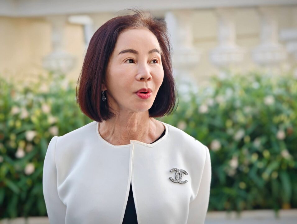 เจ้าของบ้านหรูสะอื้น ทุ่ม 300 ล้านสร้างบ้านดูวิวสนามกอล์ฟ เจอตาข่ายยักษ์ปิดมิด-เครียดจัดหามส่ง รพ. เจ้าของบ้านหรูสะอื้น ทุ่ม 300 ล้านสร้างบ้านดูวิวสนามกอล์ฟ เจอตาข่ายยักษ์ปิดมิด-เครียดจัดหามส่ง รพ.