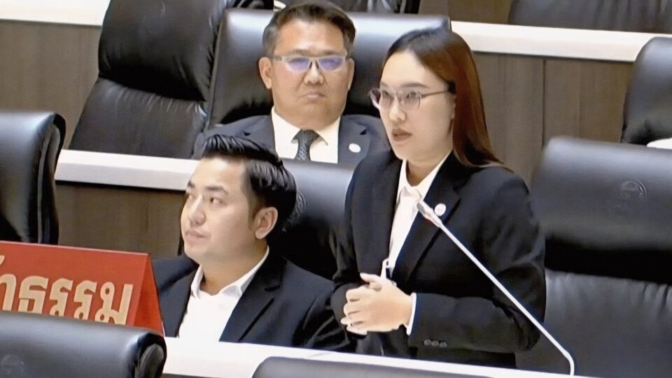 "สุภานันท์" โวยรัฐทิ้งชาวบ้านรับกรรมซื้อหน้ากาก N95 เศร้าเด็กพร้าวกำเดาไหล "สุภานันท์" โวยรัฐทิ้งชาวบ้านรับกรรมซื้อหน้ากาก N95 เศร้าเด็กพร้าวกำเดาไหล