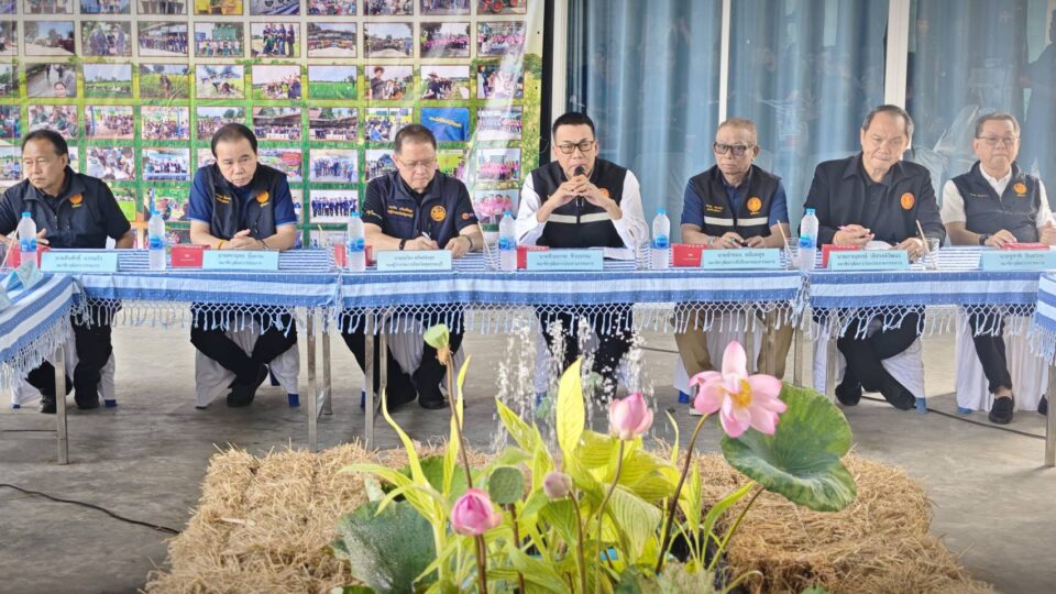 สว.ลุย"เดิมบางนางบวช" ชูชุมชนต้นแบบ ปลูกข้าวคาร์บอนต่ำ ลด Pm 2.5 สว.ลุย"เดิมบางนางบวช" ชูชุมชนต้นแบบ ปลูกข้าวคาร์บอนต่ำ ลด Pm 2.5