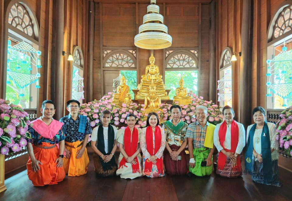 อลังการสงกรานต์มอญหนองจอก! จัดเต็ม 5 วัน 5 คืน ฉลองสมโภช "โบสถ์ไม้สักทอง" 100 ปี มรดกภูมิปัญญาชาวคลอง 14 อลังการสงกรานต์มอญหนองจอก! จัดเต็ม 5 วัน 5 คืน ฉลองสมโภช "โบสถ์ไม้สักทอง" 100 ปี มรดกภูมิปัญญาชาวคลอง 14