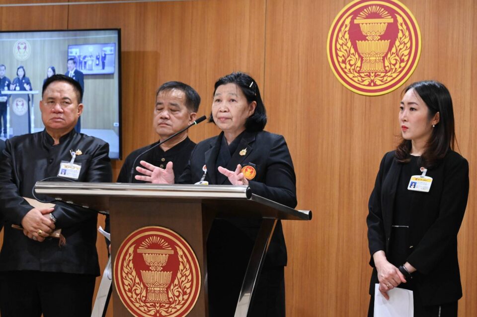 "สว.มังกร" ชี้ราชการทำงานซ้ำซ้อน บี้อัดงบโอที-เติมอุปกรณ์ดับฝุ่น "สว.มังกร" ชี้ราชการทำงานซ้ำซ้อน บี้อัดงบโอที-เติมอุปกรณ์ดับฝุ่น