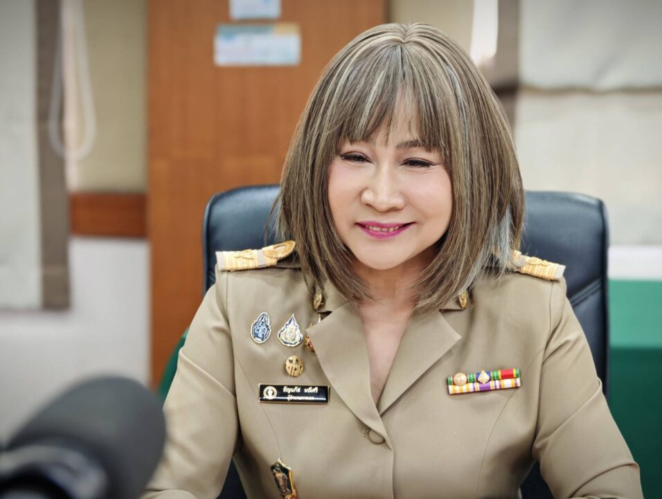 ผวาแฟร์กระหึ่ม 17 วัน! ชาวบ้านโวยทำป่วยติดเตียงไม่ได้นอน "ผอ.คลองสามวา" งัด กม.คุมเข้ม ผวาแฟร์กระหึ่ม 17 วัน! ชาวบ้านโวยทำป่วยติดเตียงไม่ได้นอน "ผอ.คลองสามวา" งัด กม.คุมเข้ม