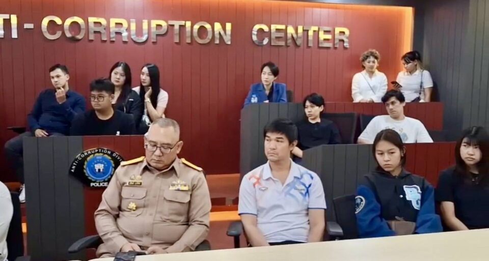 ป.ป.ท. ผนึก ปปป. พาแข้งฮอกกี้น้ำแข็งทีมชาติไทย ร้องกองปราบฯ ปมอมเบี้ยเลี้ยง-ค่าที่พัก ป.ป.ท. ผนึก ปปป. พาแข้งฮอกกี้น้ำแข็งทีมชาติไทย ร้องกองปราบฯ ปมอมเบี้ยเลี้ยง-ค่าที่พัก