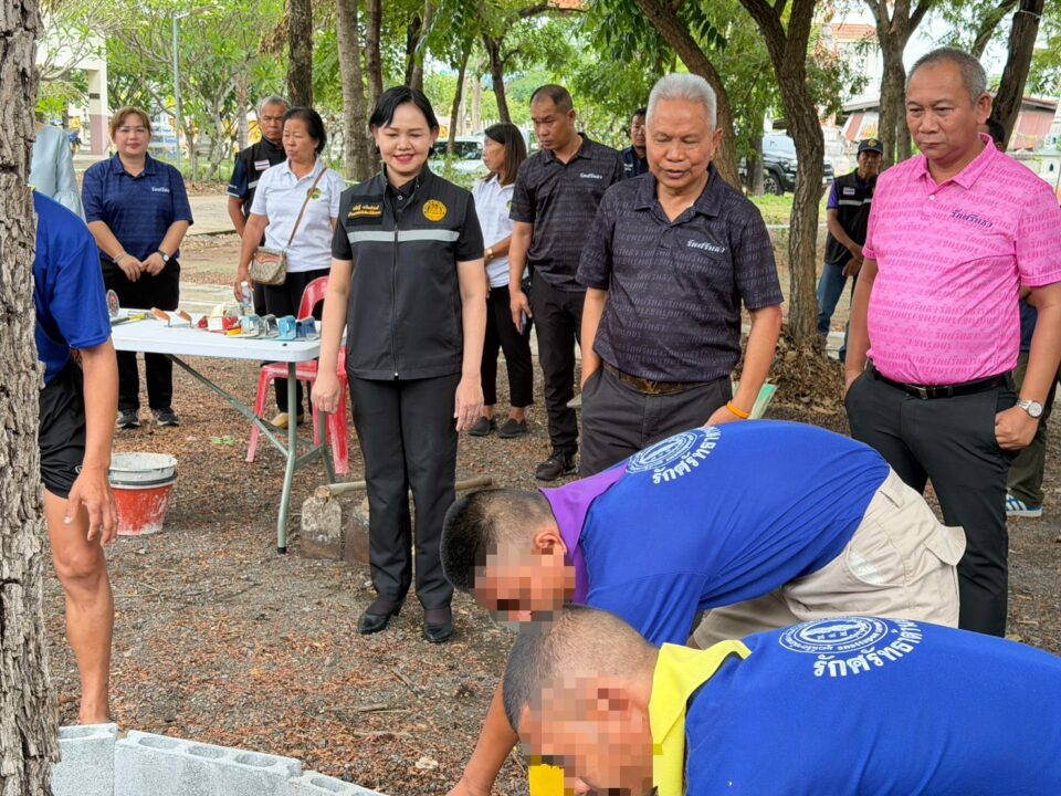 “ประธานโสภณ” ลุยแก้ปัญหายาเสพติด ตรวจเยี่ยมผู้บำบัด ฝึกอาชีพช่างปูน ย้ำเชื่อมั่นตนเอง “ประธานโสภณ” ลุยแก้ปัญหายาเสพติด ตรวจเยี่ยมผู้บำบัด ฝึกอาชีพช่างปูน ย้ำเชื่อมั่นตนเอง