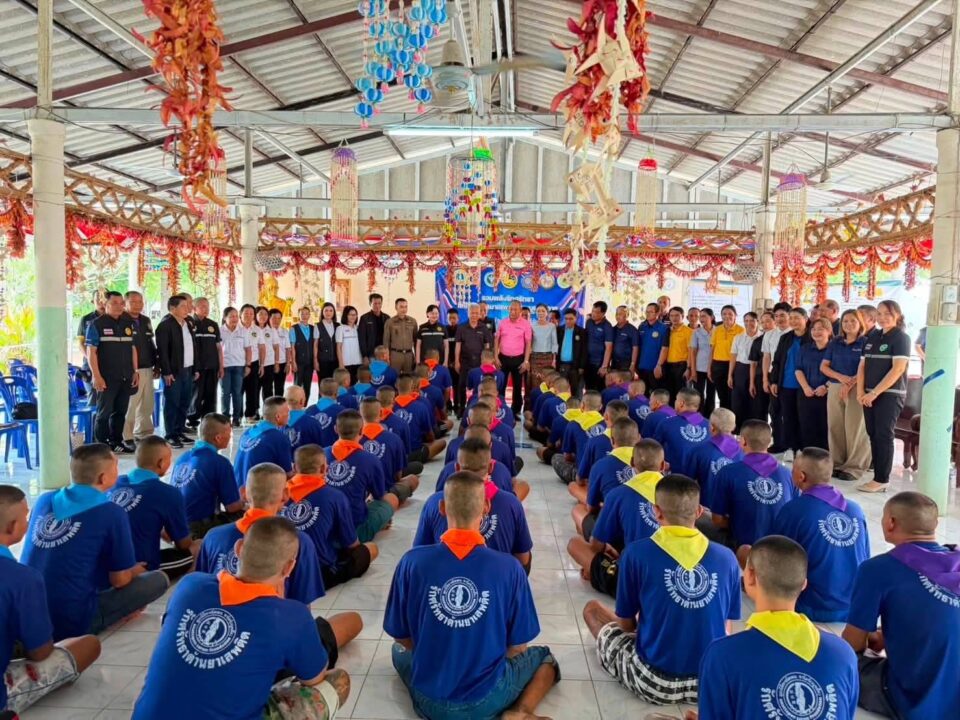 “ประธานโสภณ” ลุยแก้ปัญหายาเสพติด ตรวจเยี่ยมผู้บำบัด ฝึกอาชีพช่างปูน ย้ำเชื่อมั่นตนเอง “ประธานโสภณ” ลุยแก้ปัญหายาเสพติด ตรวจเยี่ยมผู้บำบัด ฝึกอาชีพช่างปูน ย้ำเชื่อมั่นตนเอง