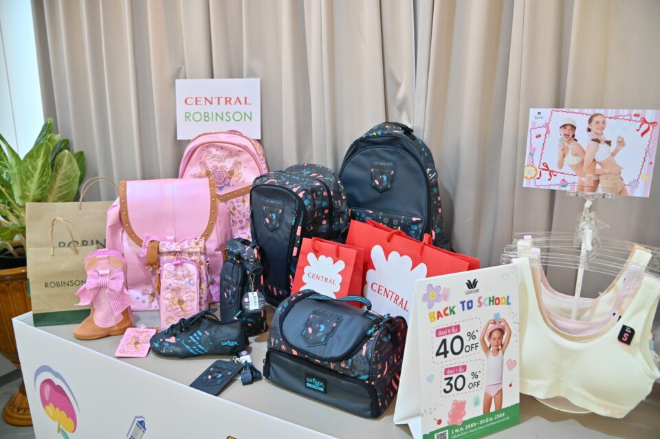 “พาณิชย์” จัด “ไทยช่วยไทย พลัส : เปิดเทอมใหญ่ สบายกระเป๋า” Back To School 2026 ลดสูงสุด 86% ช่วยลดค่าครองชีพกว่า 300 ล้านบาท ด้านผู้ผลิตชุดนักเรียนตรึงราคาขายเท่าเดิม เตรียมผนึก ศธ. จัดลดค่าครองชีพในโรงเรียน 1,000 แห่งทั่วประเทศ “พาณิชย์” จัด “ไทยช่วยไทย พลัส : เปิดเทอมใหญ่ สบายกระเป๋า” Back To School 2026 ลดสูงสุด 86% ช่วยลดค่าครองชีพกว่า 300 ล้านบาท ด้านผู้ผลิตชุดนักเรียนตรึงราคาขายเท่าเดิม เตรียมผนึก ศธ. จัดลดค่าครองชีพในโรงเรียน 1,000 แห่งทั่วประเทศ